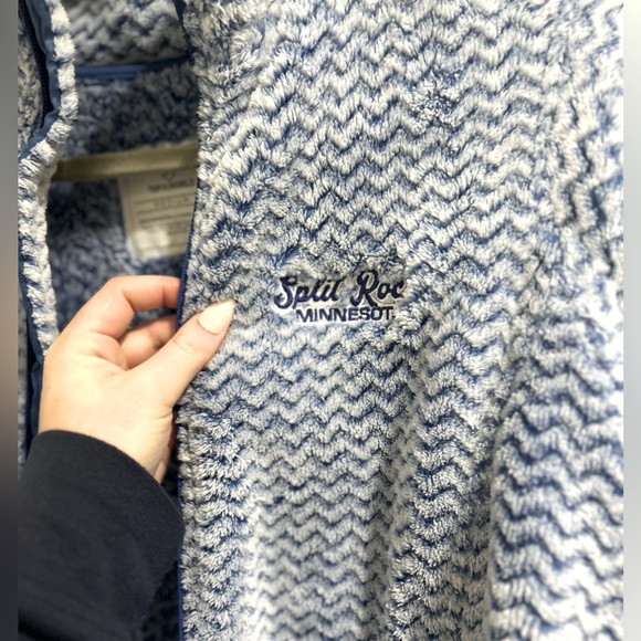 Fuzzy jacket - Picture 3 of 3